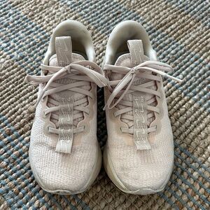 Nike Sanddrift Motiva Walking Sneakers